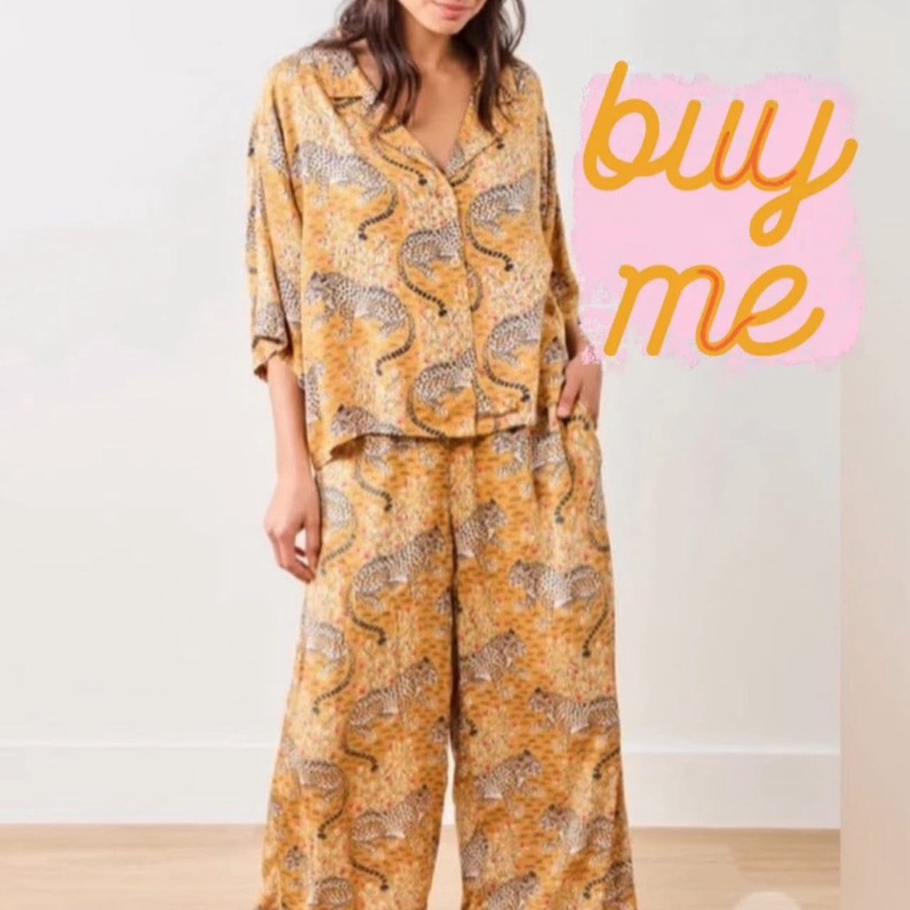 New without tags Printfresh Bagheera satin wildest dream set. Medium